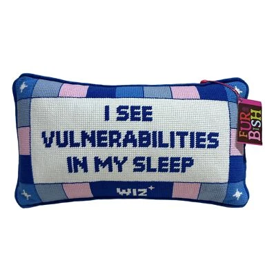 NUEVA Almohada Decorativa de Punta de Aguja Furbish 14x8 en Terciopelo Azul con Inserto Foto 1 de 4