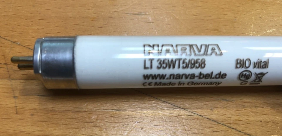 Lampada fluorescente NARVA LT T5 35W/958 BIO VITAL tubo al neon MADE IN GERMANY - Immagine 1 di 1