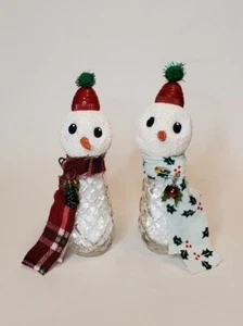 Einzigartige handgefertigte Schneemann-Dekorationen, upcycelte Vintage Salz- & Pfefferstreuer - Bild 1 von 8