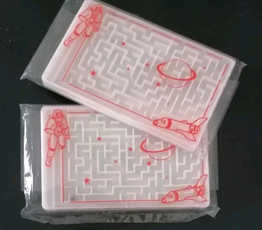 2x Geschicklichkeitsspiel Labyrinth Kugelspiel, Rakete Astronaut - Bild 1 von 1