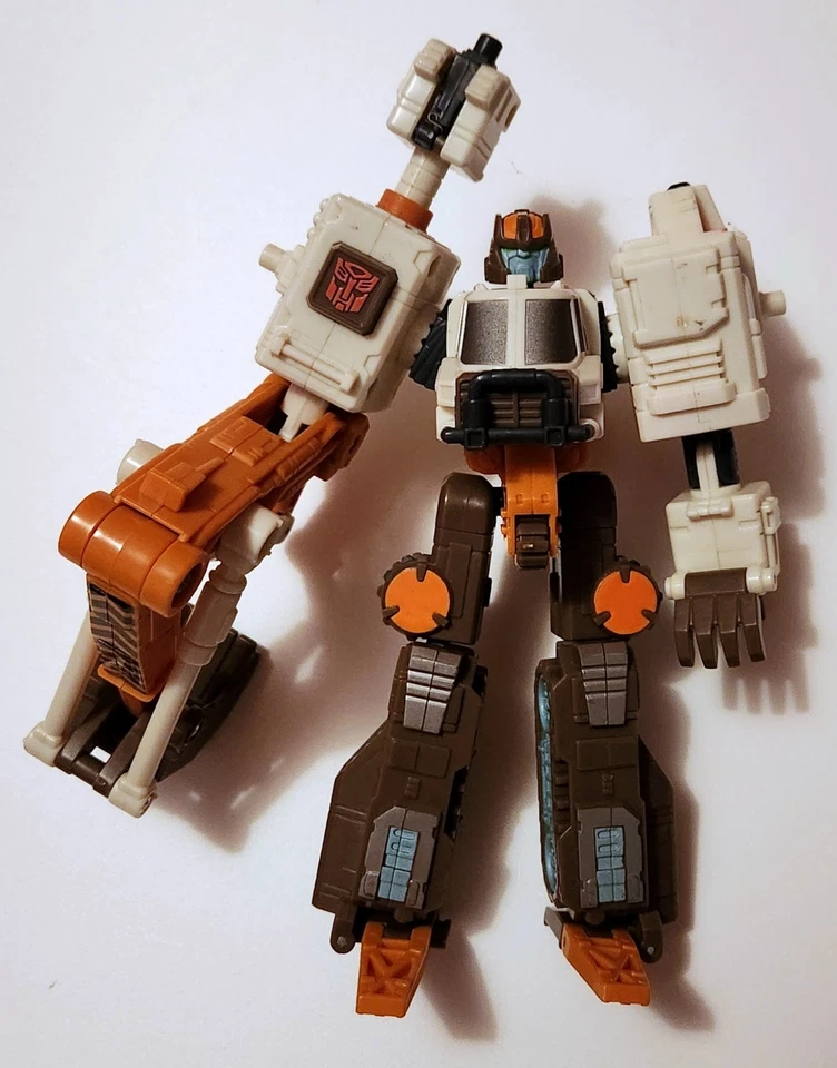 TRANSFORMERS Armada Hoist Used Autobot No Minicon Figure Only - Image 1 of 1