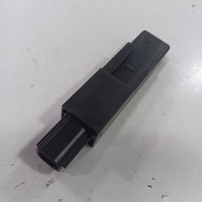 Módulo de antena de entrada sin llave Mazda CX-3 {KD45676NXA} 2016 2017 2018 Foto 1 de 4