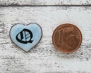 Vintage Emaille 1970er Herz blau Q Buchstabe Geschenk Name Retro Taufe Kind süß - Picture 1 of 3