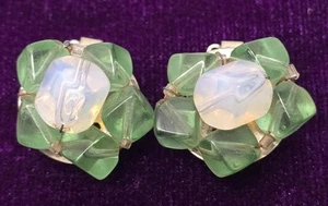 Vintage Clip-on Earrings with Green and White Mosaic-style Beads Silver Hardware - Picture 1 of 4