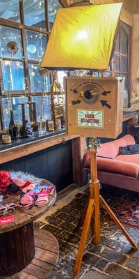 Ultra Coole RETRO FOTOBOX Mieten / ALL-IN Fix-Preis in Sorglospaketen - Bild 1 von 4