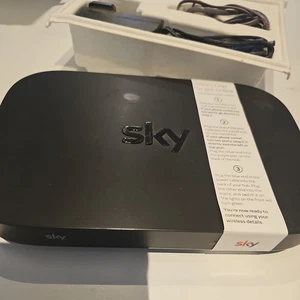 Sky Q Hub Wireless Router WiFi ER115UK Model Dual Band - Picture 1 of 5