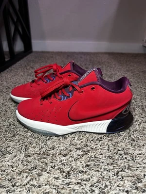 Nike LeBron James 21 Teatro Talla 6Y / 7.5W Bajo FN4305-600 Rojo Zapatos Tenis Foto 1 de 4