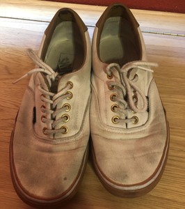 vans white tennis shoes