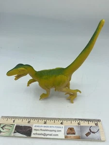 Vintage TM Velociraptor Raptor Dinosaur Animal Action Figure 1999 toy collectors - Picture 1 of 3