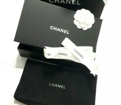 Chanel WOC wallet on Chain Empty box with Velvet pouch and Camellia - Image 1 of 4