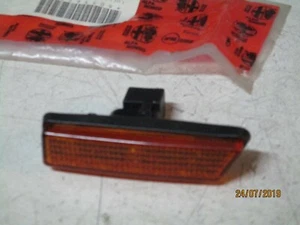 FANALINO FRECCIA LATERALE DESTRO ALFA ROMEO 155 - NUOVO - ORIGINALE - Imagen 1 de 1