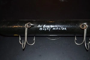 Vintage Fishing Lure Antique BAIT Wood Plug Auto ol' bill's Musky Master lure - Picture 1 of 7
