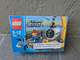 Lego City 7901 Airplane Mechanic NISB factory sealed