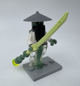 Lego Ninjago Minifigure Master Yang w/ Sword , Neck Bracket & Lego Plate 70595