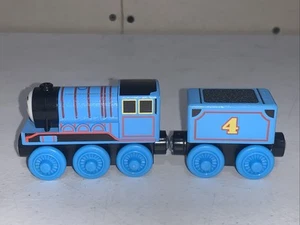THOMAS & FRIENDS WOODEN RAILWAY GORDON & GORDON’S TENDER(SHORT VERSION)GGG46 VGC - Picture 1 of 16
