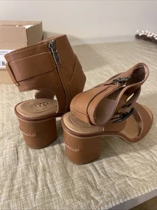 Ugg Uggs Leather Claudette Almond Brown Ankle Strap Zip Heeled Sandals Size 8 - Picture 1 of 6