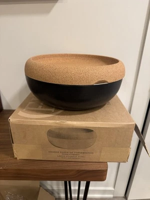 全新 $200 Emile Henry 陶瓷大号储物碗,软木盖松露 法国制造 — 第 1/4 张图片