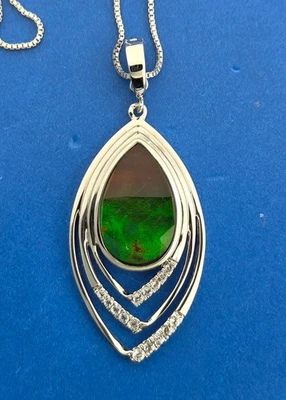 Colgante Korite Ammolite, plata de ley Foto 1 de 4