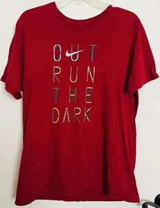 Nike Men's Size Large Athletic Cut T-shirt "Out Run The Dark" - Bild 1 von 4