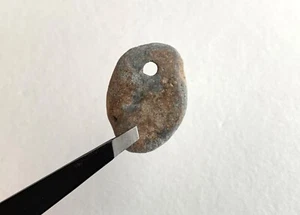 Natural Holey Beach Rock Hag Stone Fairy Wish Adder surf-tumbled bead Magic #11 - Bild 1 von 13