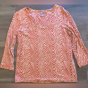 CHICO’S Women’s Tribal V-Neck Top Size 0 - Casual Top - Excellent Condition - Picture 1 of 3