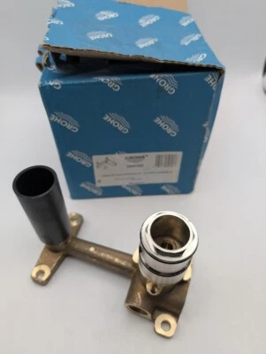 Válvula áspera Grohe 32 641 montada en la pared de 2 orificios Foto 1 de 4