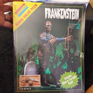VINTAGE  RARE  1994 MONOGRAM PLASTIC 1:8 SCALE- FRANKENSTEIN SEALED - Picture 1 of 5