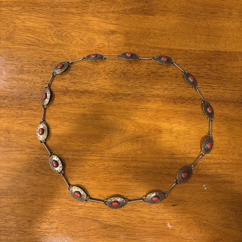Cinturón Concho Vintage Hecho en México Onyx Coral Piedras Metal Ovalado Con Grabado Leer Foto 1 de 4