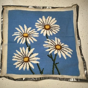 Vintage Daisy Complete Embroidery 16”x16” - Picture 1 of 10