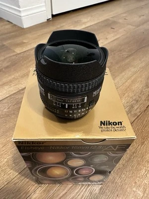 Nikon AF NIKKOR 16mm f2.8 D Fisheye Autofocus Lens - Image 1 of 3