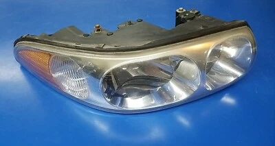 Farol lateral direito do passageiro Buick Lesabre 2000-2005 fabricante de equipamento original. 25713360 - Imagem 1 de 4