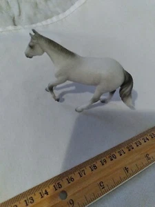 Brayer Gray Horse - Picture 1 of 10