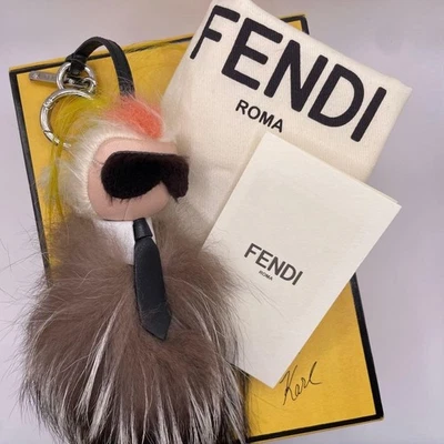 Raro FENDI Karl Lagerfeld Llavero Dije Completo con Caja y Accesorios Foto 1 de 4