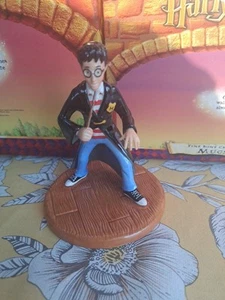 Royal Doulton. HPFIG2. Harry Potter Casts A Magical Spell - Picture 1 of 6