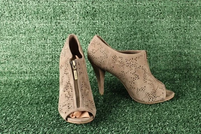 Mujeres BCBGirls Botines Gamuza Punta abierta Tacón alto Tostado 8.5 Ropa de trabajo informal Foto 1 de 4