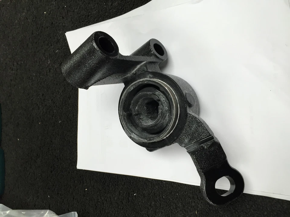 PORTABOCCOLA BRACCIO BRACCIO BRACCIO BRACCIO BRACCIO OSCILLANTE INFERIORE BMW MINI ONE COOPER S CONVERTIBILE ANTERIORE RH LATO - Immagine 1 di 1