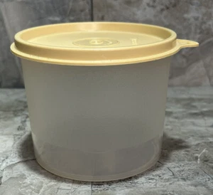 Contenitore ciotola trasparente vintage Tupperware con coperchio marrone chiaro # 250-8 - Foto 1 di 8