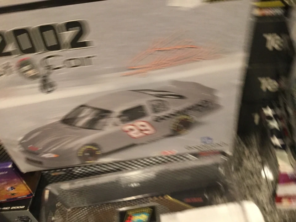Coche de prueba Monte Carlo 1:24 Revell #29 Kevin Harvick 02 (sin cronómetro) Foto 1 de 4