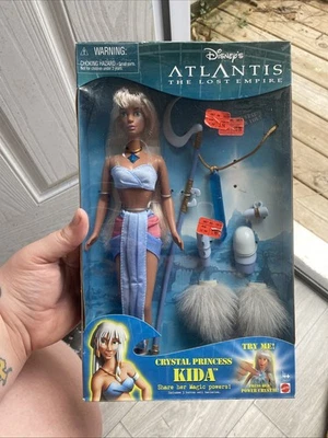 Disney Atlantis El Imperio Perdido 2000 Cristal Princesa Kida Muñeca Caja Desgaste Foto 1 de 4