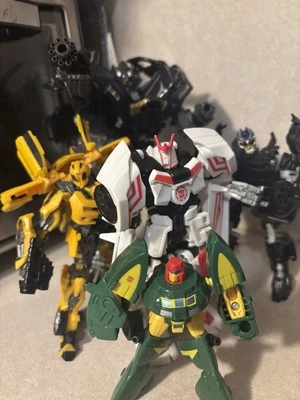 Serie y LOTE Transforms Studio Foto 1 de 4