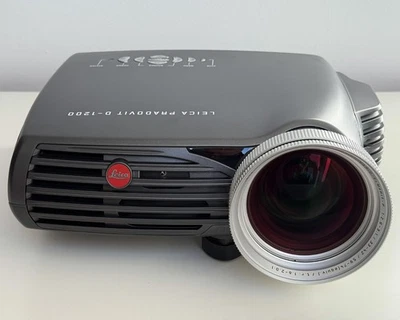 Leica Pradovit D 1200 Digital Beamer / Projektor MINT - Bild 1 von 4
