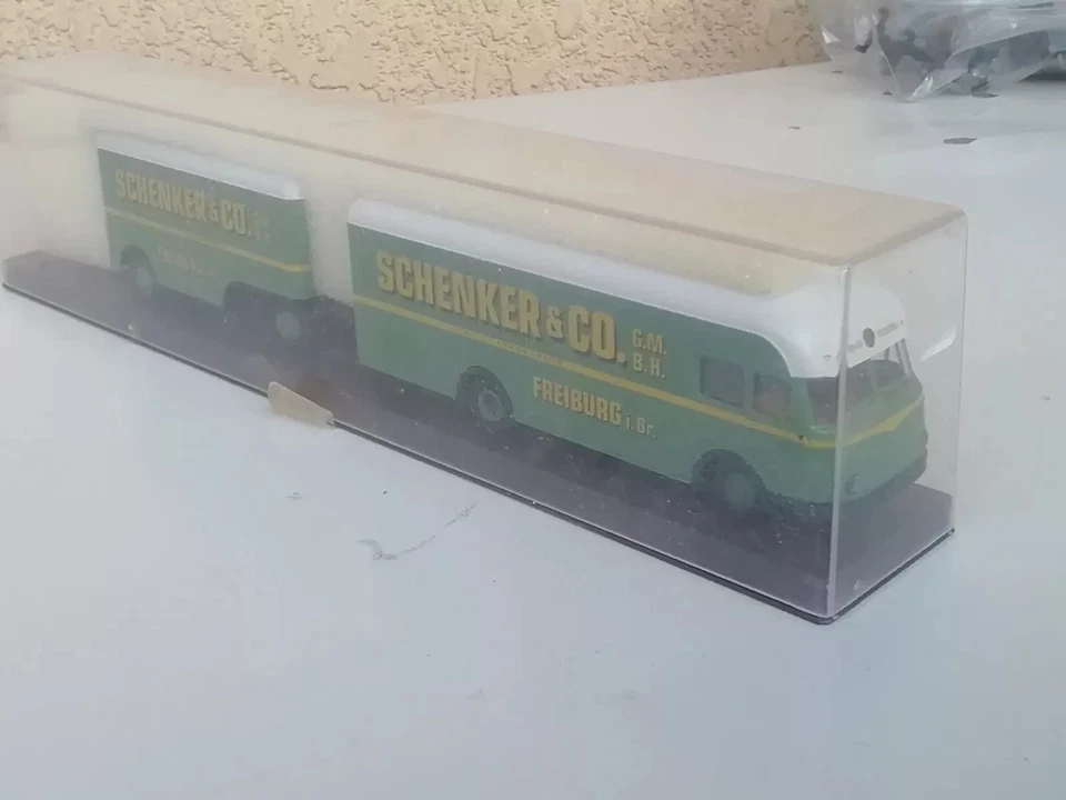 CAMION AUTOTRENO BÜSSING SCHENKER & C CON AGGIUNTIVI DA MONTARE 1/87 - Immagine 1 di 4