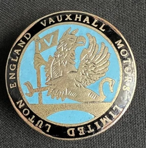 VAUXHALL MOTORS GRIFFIN VINTAGE ENAMEL CAR STEERING WHEEL CENTRE BADGE EMBLEM - Picture 1 of 7