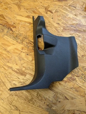 Panel de patada izquierda para conductor Chevy GMC 2007-2013 color negro ébano OEM Foto 1 de 4