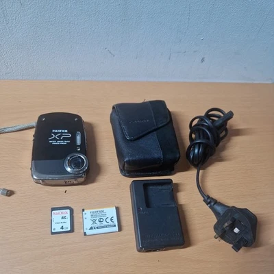 FUJIFILM Finepix XP20 14.2 MP Digital Camera - Waterproof + Charger+4gb SD case - Image 1 of 4
