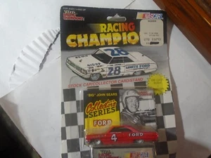 RACING CHAMPIONS, #4 "BIG" JOHN SEARS SAMMLERSERIE FORD FASTBACK KARTE/STÄNDER - Bild 1 von 2