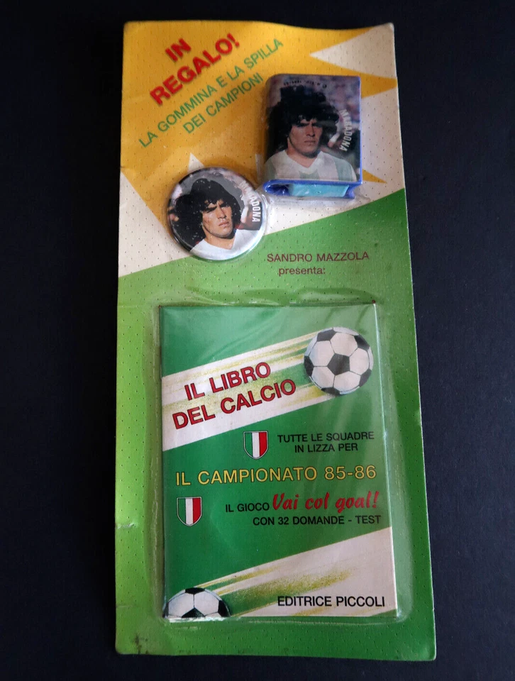 Diego Maradona Libro del Calcio 85-86 Gomme Pin's Naples Napoli Etat Neuf Foot - Photo 1/4