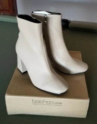 Boohoo Zapato TACÓN ACAMPANADO BOTA Talla 8 EE. UU. (6 REINO UNIDO) 39 NUEVO Foto 1 de 4