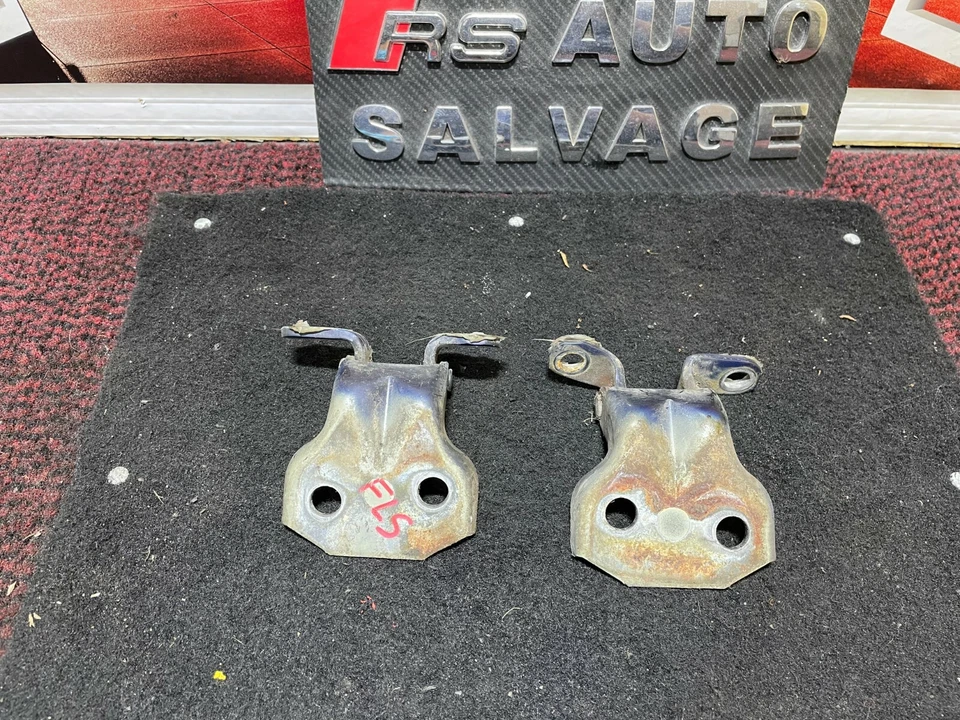 SUBARU IMPREZA 1995 4DR SALOON FRONT PASSENGER SIDE LEFT DOOR HINGES PAIR - Image 1 of 3