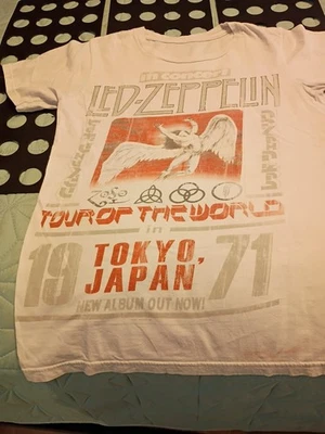 Retro 2015 Led Zeppelin 1971 Tour Of The World Tokyo Japan Graphic T-Shirt S - Image 1 of 3